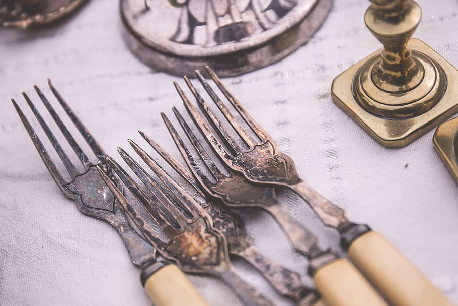 vintage forks on gray surface, antique, brown, classic, damaged HD wallpaper