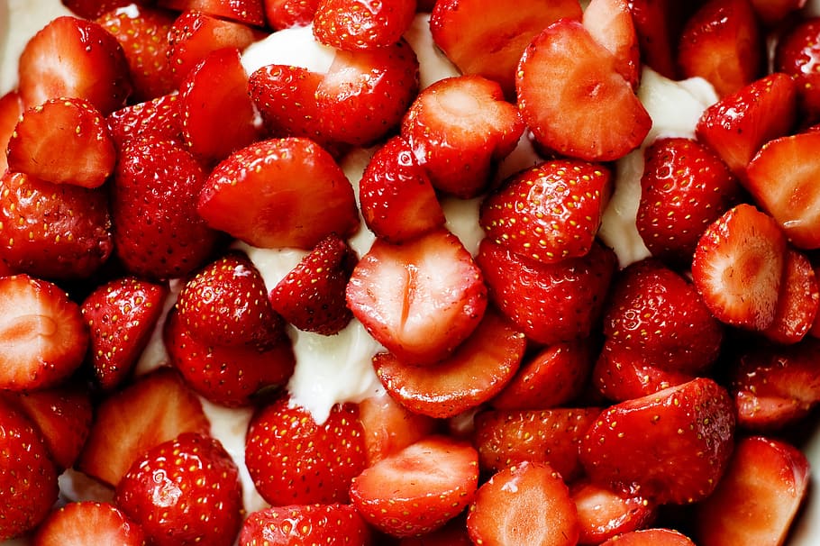 strawberries, red, fruits, sweet, food, eat, ripe, berry, plant HD wallpaper