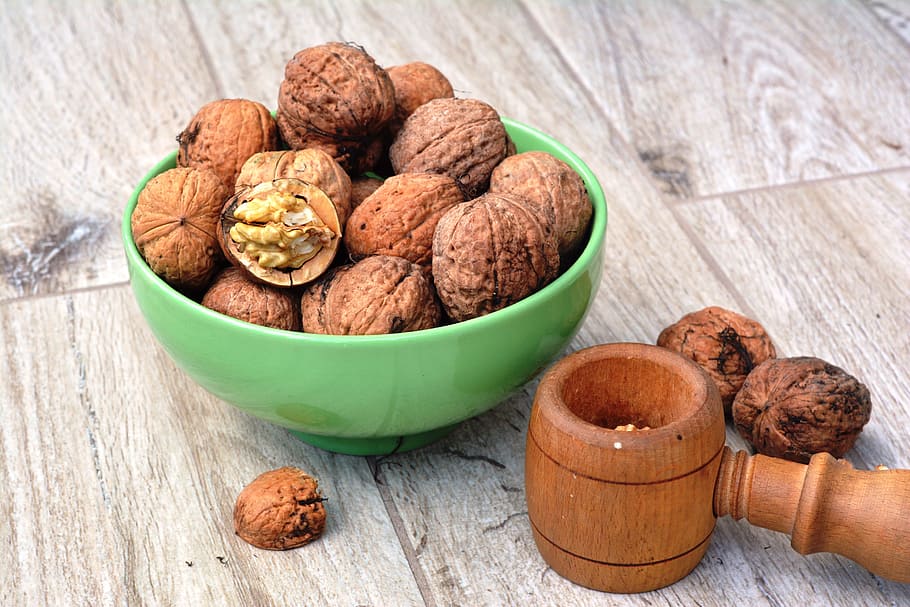walnuts in bowl, Smash, autumn, split, the nutcracker, walnuts walnut