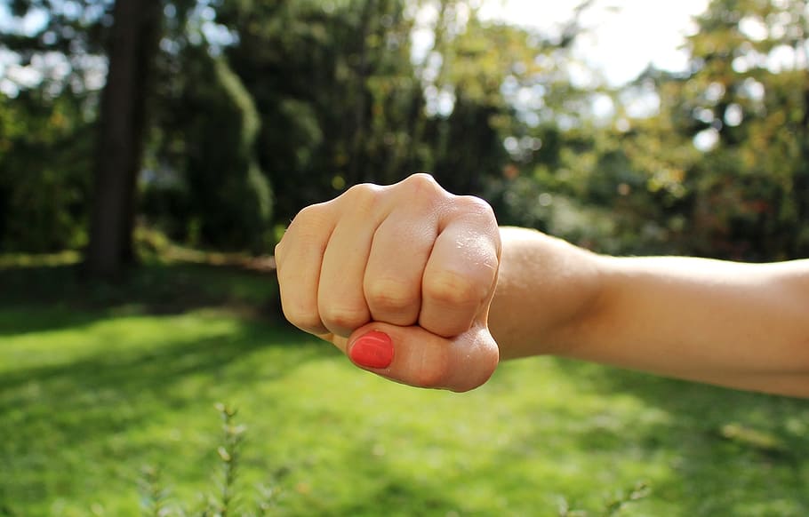 woman fist, fist bump, anger, hand, aggression, strength, strong HD wallpaper