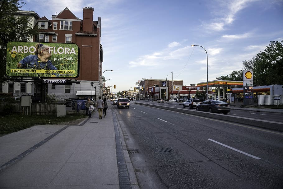 Streets and Traffic in Winnipeg, buildings, canada, manitoba, HD wallpaper