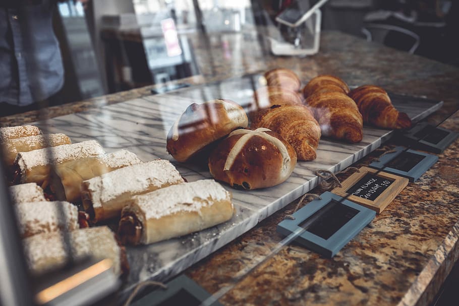 pastry lot in display counter, bread inside display counter, bakery, HD wallpaper