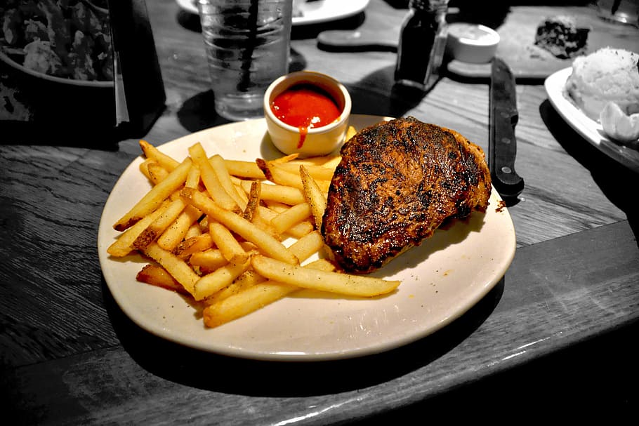 grilled meat and fries placed on plate, steak, chips, meal HD wallpaper
