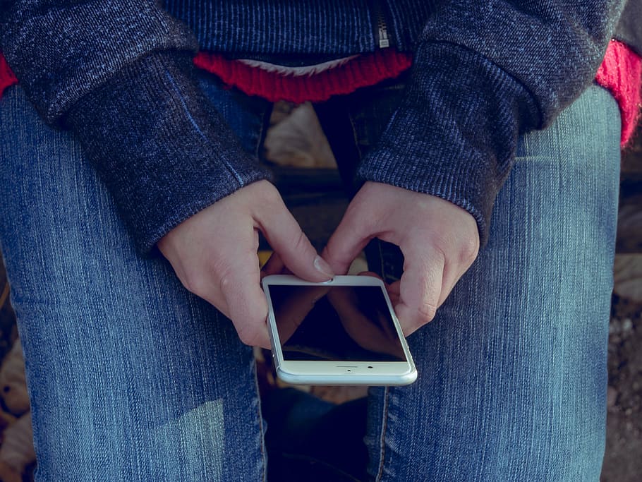 person holding silver iPhone 6 at daytime, apple, 6s, plus HD wallpaper