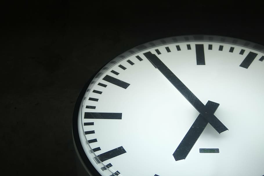 clock displaying 7:50, time, evening, black, white, night, day