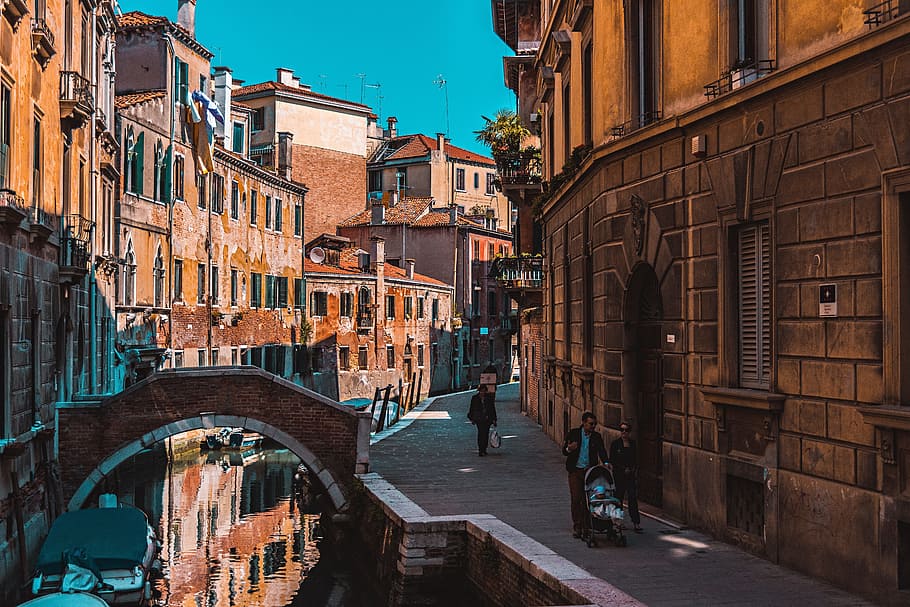 architecture, building, infrastructure, street, alley, people HD wallpaper