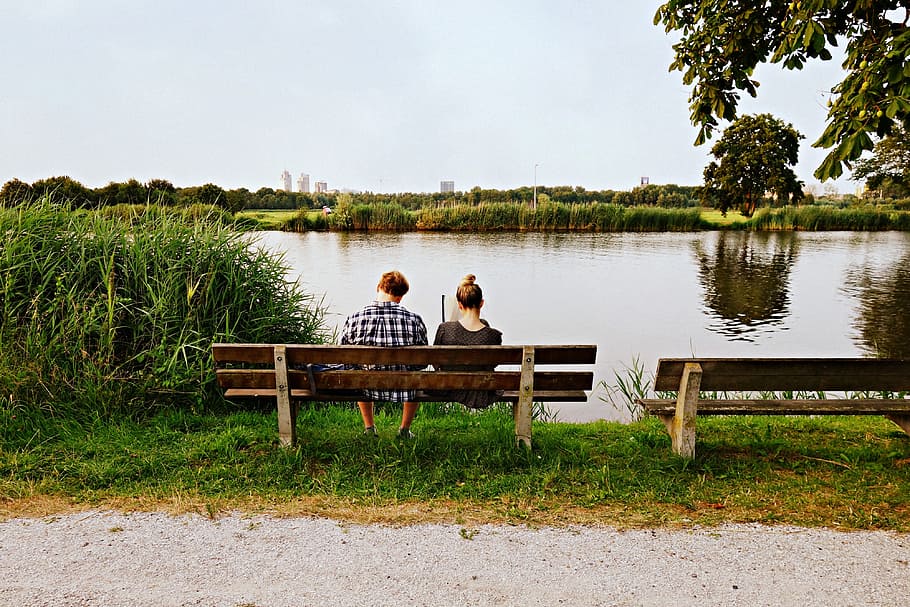 man and woman sitting on bench, people, couple, together, couple on bench, HD wallpaper