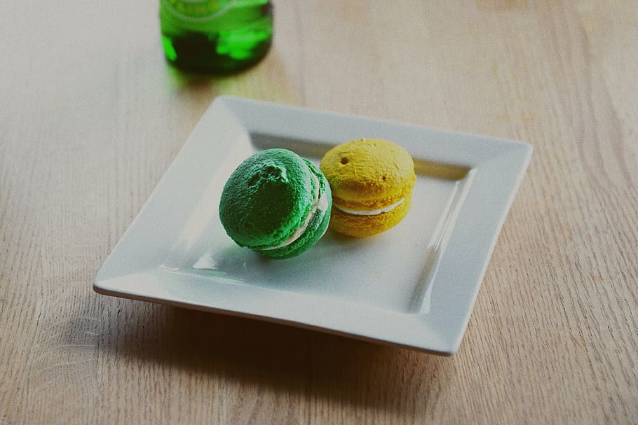 green and yellow macaroons on square plate, bread, pastry, bake, HD wallpaper
