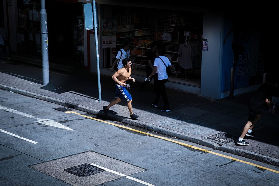 man running on side walk during daytime, man running at the side walk HD wallpaper