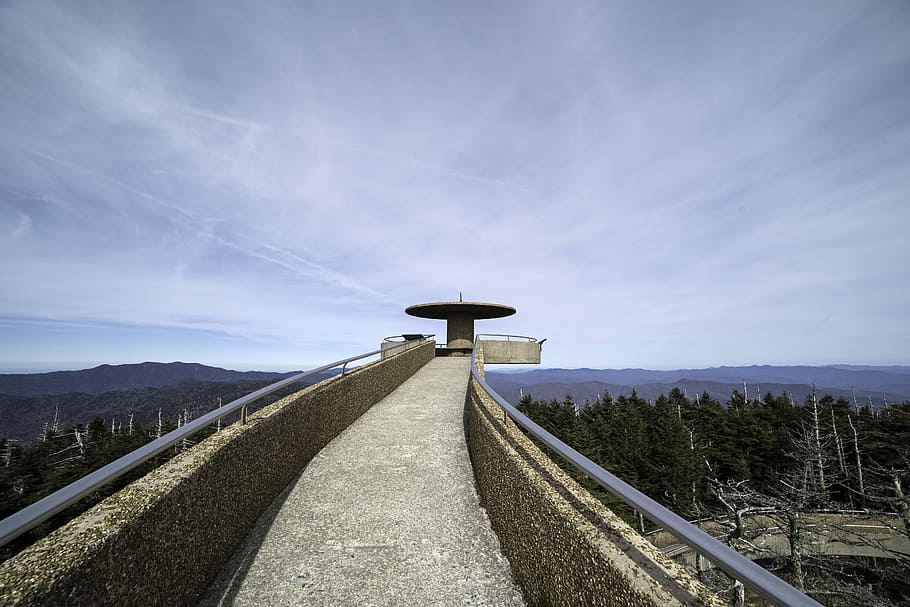 Path to the top of the tower under the sky at Clingman's Dome, Tennessee, HD wallpaper