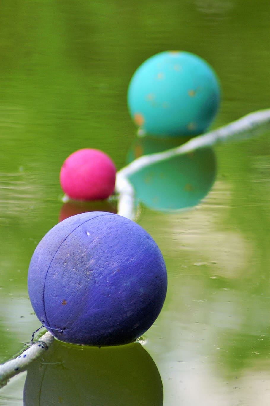 buoys, float, pond, paris, bercy, colors, bowls, contemporary HD wallpaper