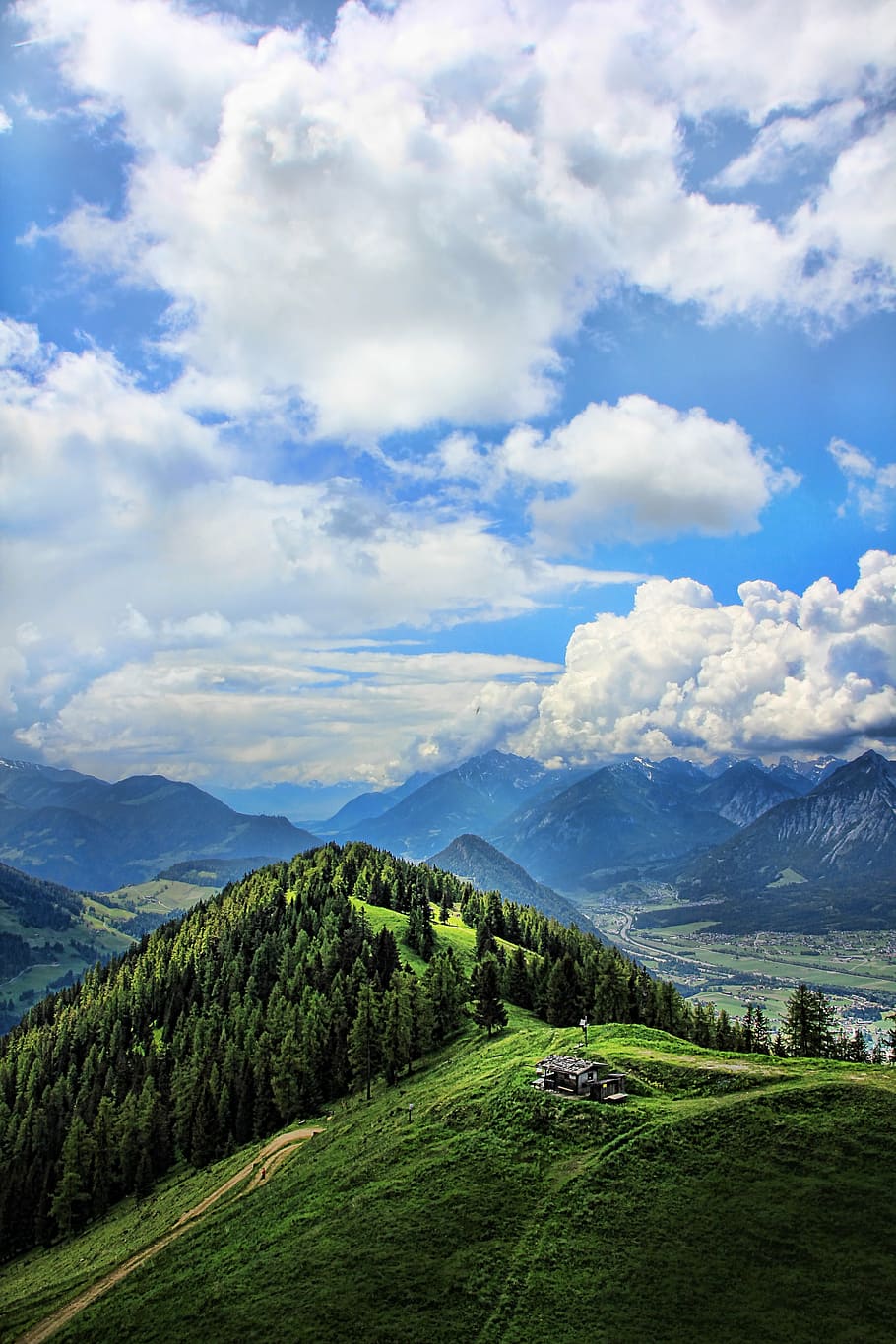 green field under blue sky during daytime, mountain world, landscape HD wallpaper