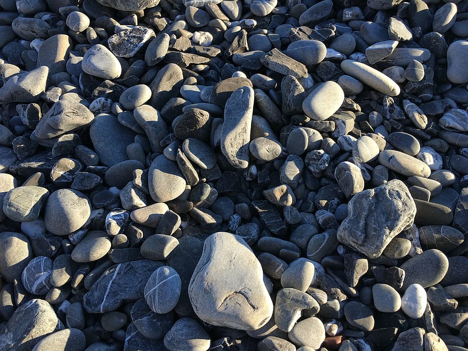 pebbles, beach, sea, stone - object, rock, solid, large group of objects HD wallpaper