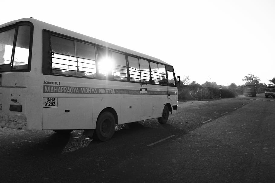 schoolbus, india, road, transportation, sky, mode of transportation HD wallpaper