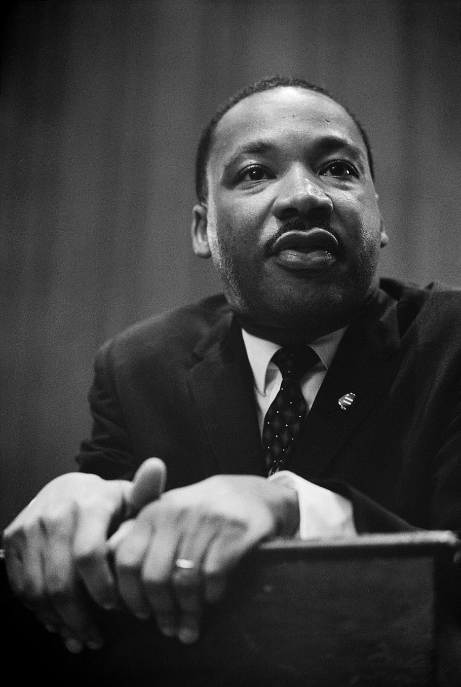 grayscale photo of man in black suit jacket, martin luther king, HD wallpaper