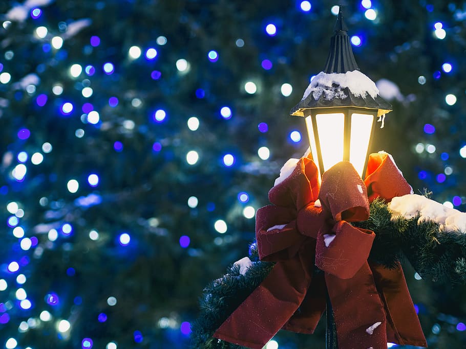closeup photo of lantern lamp, bokeh photography of lantern turned on HD wallpaper