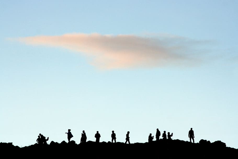 silhouette of people on top of hill, photo, day, time, nature HD wallpaper