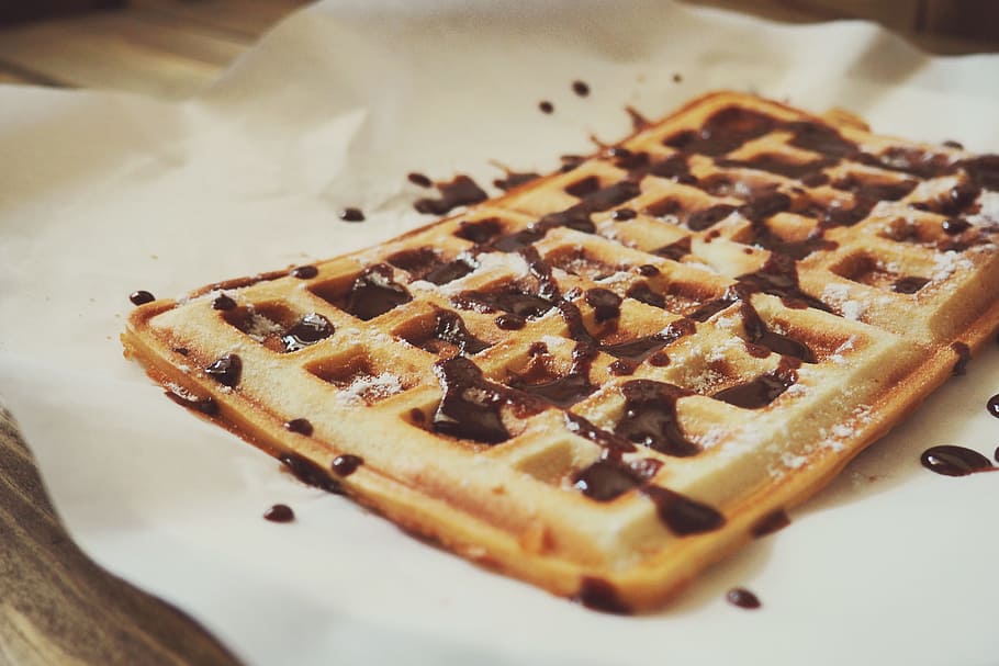 Waffle with chocolate sauce, food/Drink, dessert, sweet Food, HD wallpaper