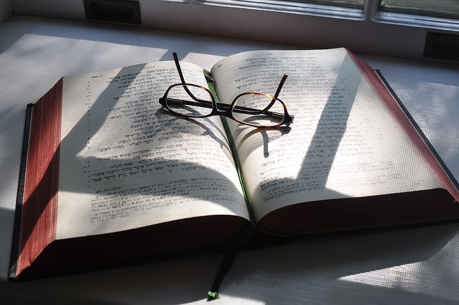 open book and eyeglasses, hebrew, bible, shadows, study, religious HD wallpaper