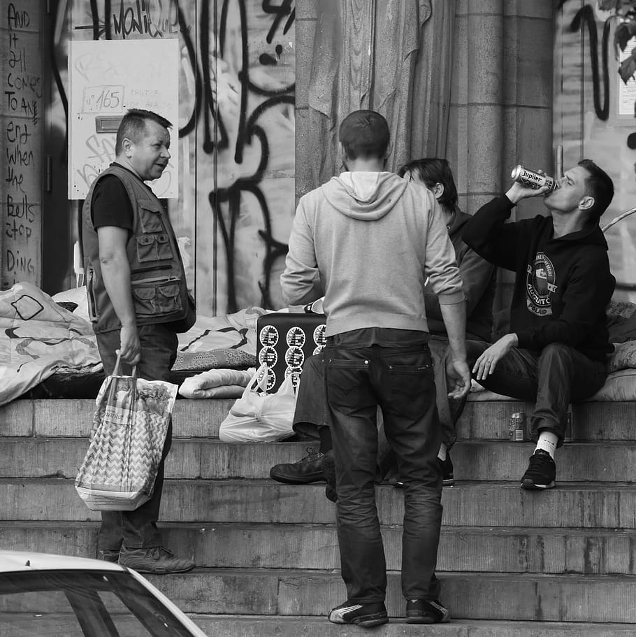 several men sitting on staircase, alcohol, drinking, homeless HD wallpaper