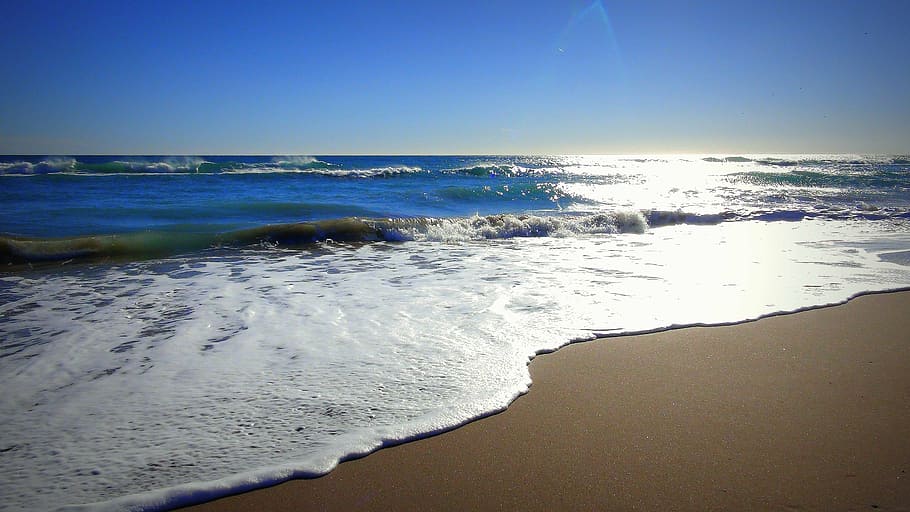 photography of sea during daytime, beach, sand, wave, horizon HD wallpaper