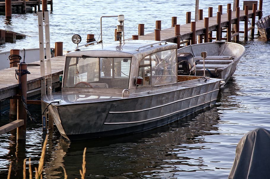 Product Photography of Silver Motor Boat Neck Dock during Daytime HD wallpaper