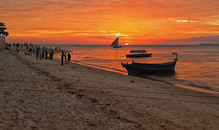 boat on brown shore sand under orange sky during daytime, Zanzibar, HD wallpaper