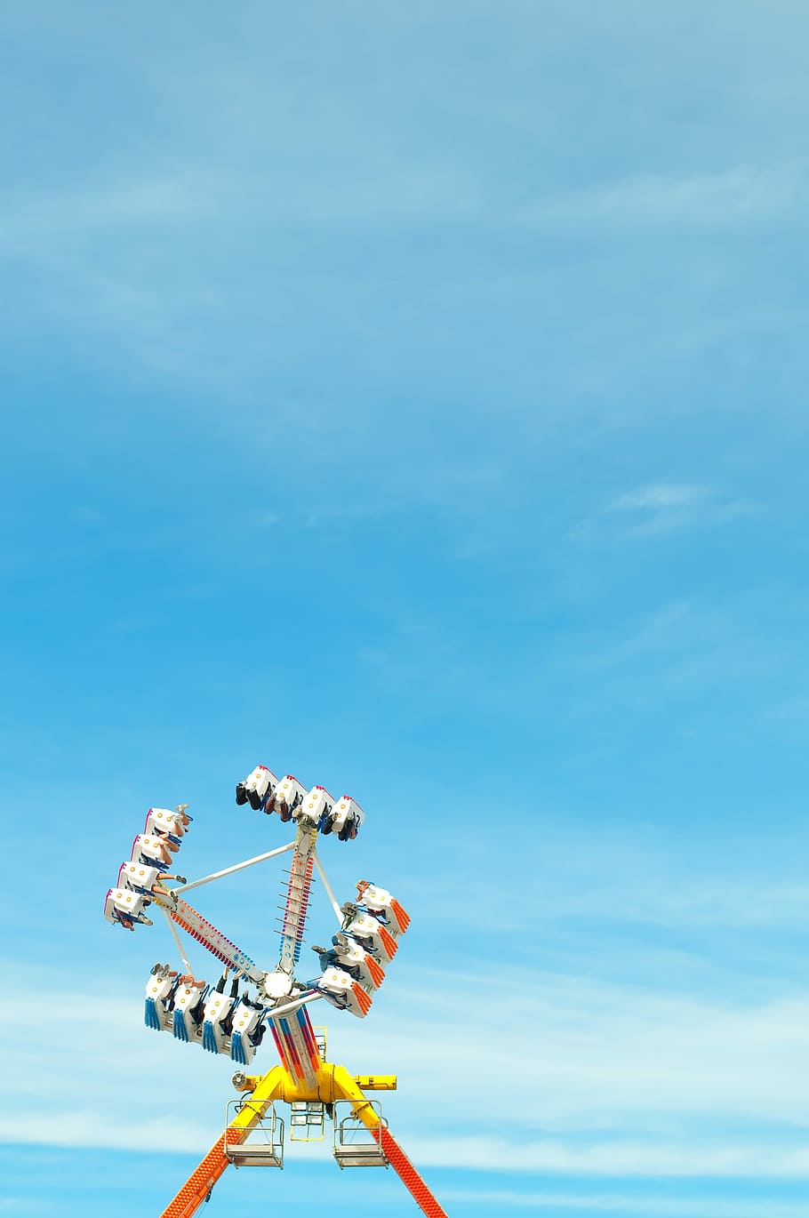 yellow, white, and orange extreme ride with blue sky, equipment HD wallpaper