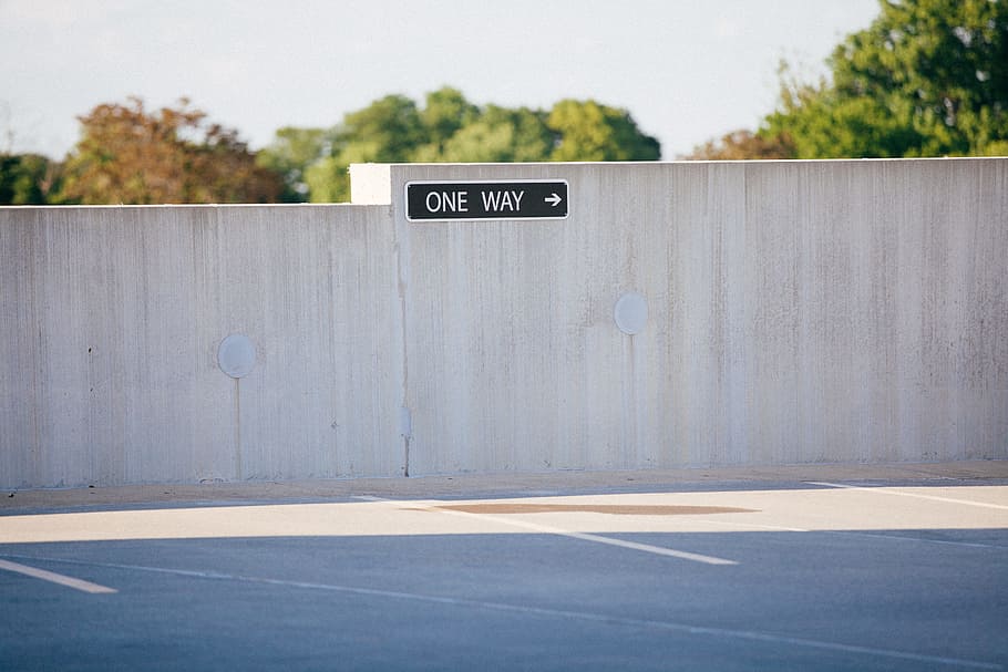 black and white one way signage on gray concrete wall, One Way road sign HD wallpaper