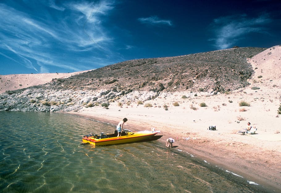 Canoeing on Lake Mead, Nevada, photo, landscape, public domain