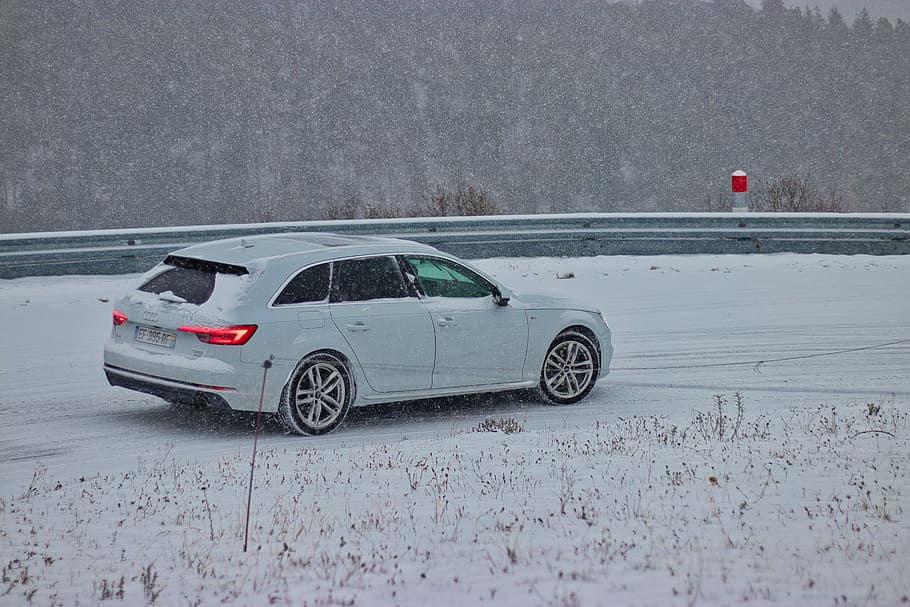 Car driving under snow, white SUV on snow, vehicle, mountain HD wallpaper