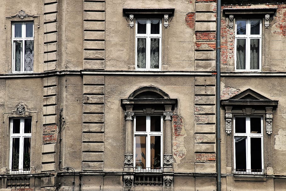 photo of brown concrete building during daytime, old windows HD wallpaper