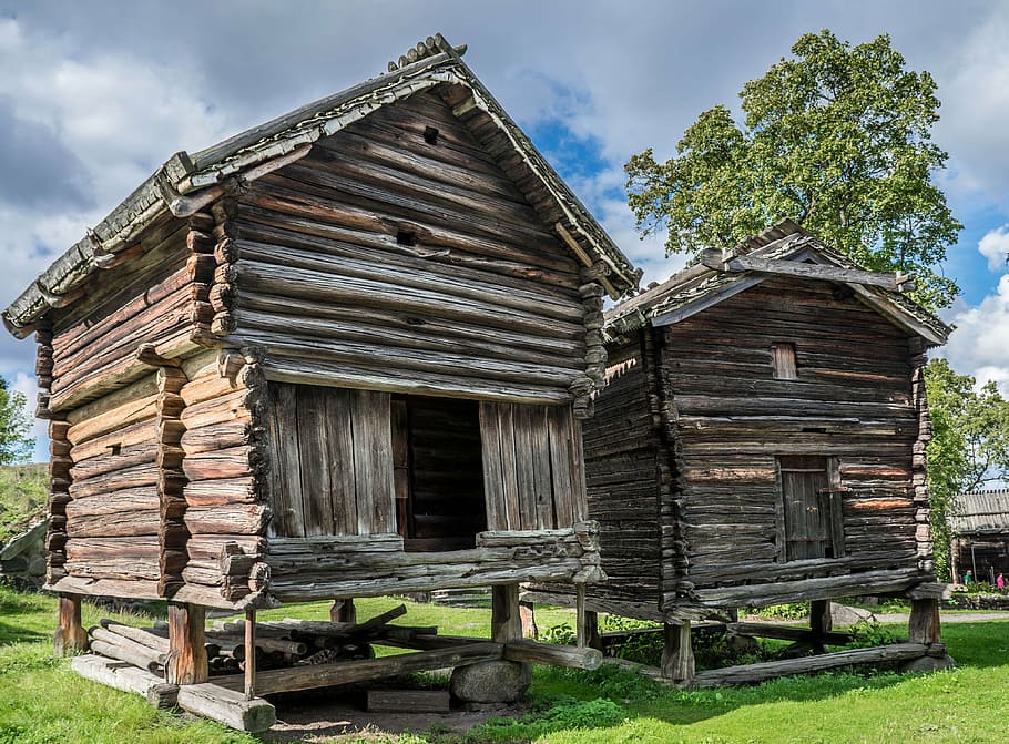 close-up photography of two brown wooden house, hut, building HD wallpaper