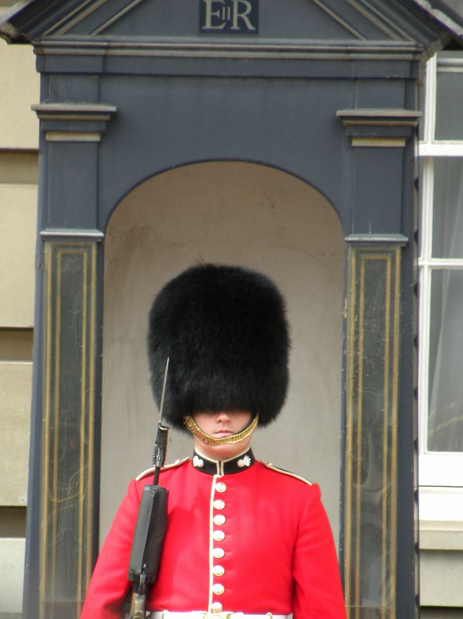 london, sentry, buckingham palace, changing of the guard, honor Guard