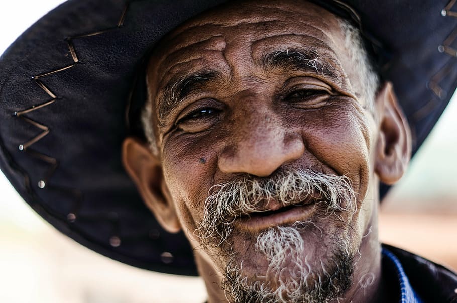 aged, beard, happy, hat, man, old, person, wrinkles, portrait HD wallpaper