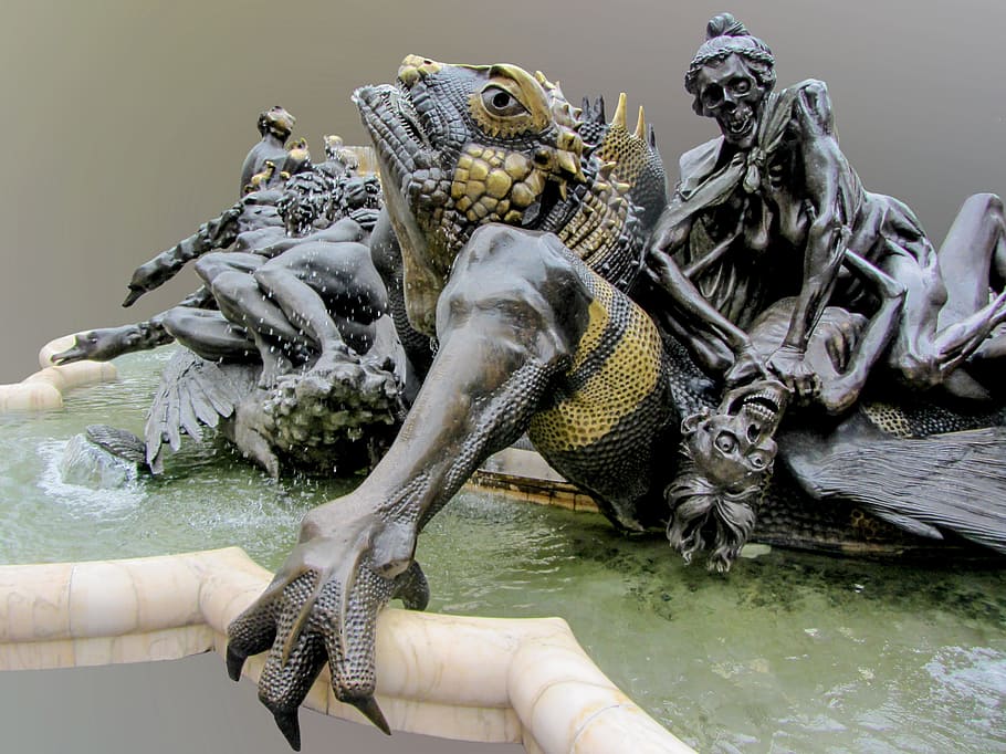 photo of black reptile with skeleton statue fountain, lizard HD wallpaper