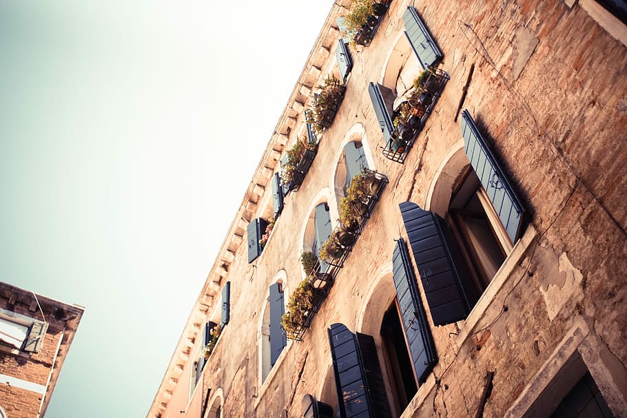 Old Blue Wooden Windows in Venice, architecture, italy, summer HD wallpaper