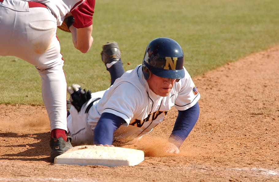 man saving on baseball stone, first base, tag, slide, play HD wallpaper