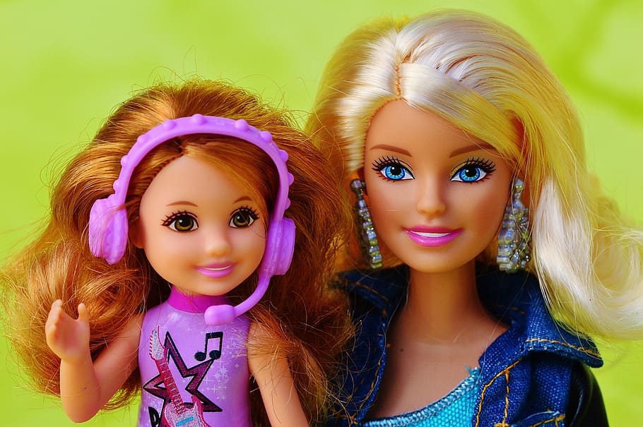 Barbie, Doll, Mama, Child, Headphones, music, girls toys, doll face, HD wallpaper