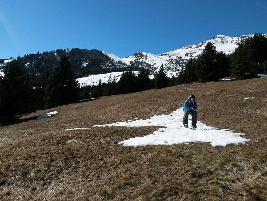 Skiers, Snow Patch, Fun, Humor, defrosted, runway, ski run HD wallpaper