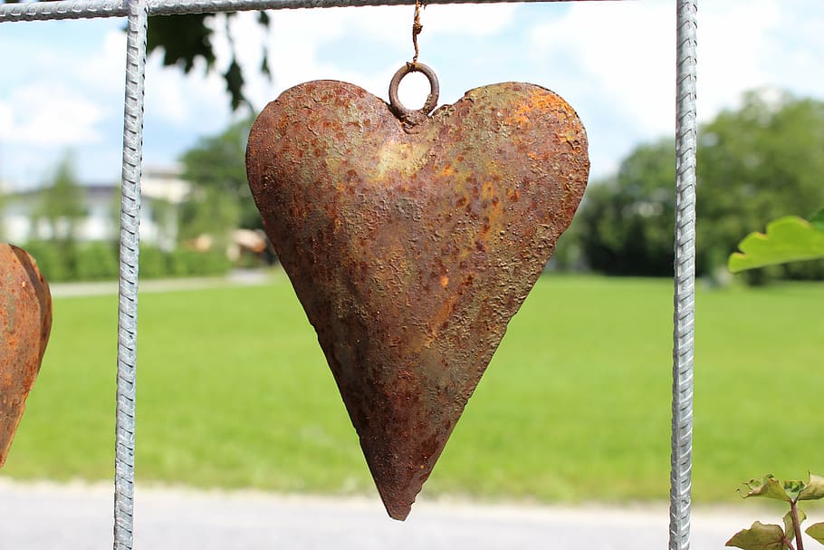 stainless, rusty, heart, decoration, love, romance, focus on foreground HD wallpaper
