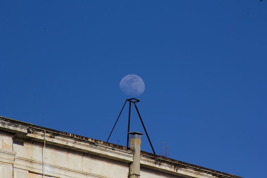 moon, stand, quaint, roof, architecture, sky, built structure HD wallpaper