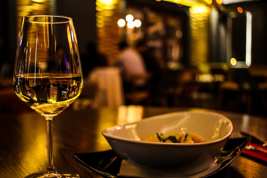 blur, close-up, cutlery, dining, dinner, drink, flatware, food HD wallpaper