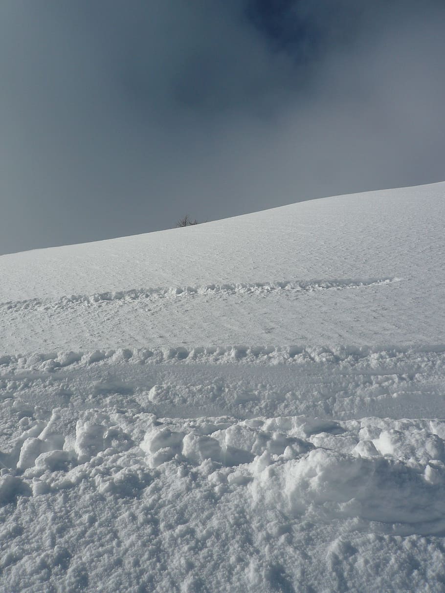 Snow, White, Cold, Mountain, Winter, traces, nature, cold - Temperature HD wallpaper