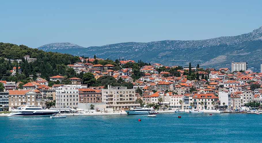 body of water across buildings, split, croatia, shore, boats HD wallpaper