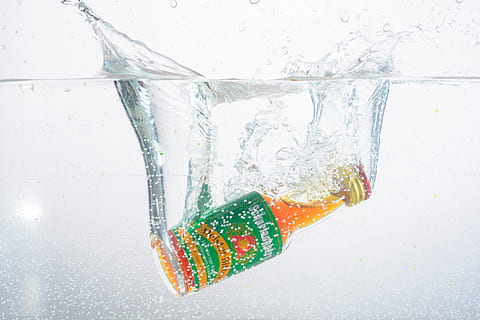 clear glass bottle underwater, inject, spray, water splashes HD wallpaper
