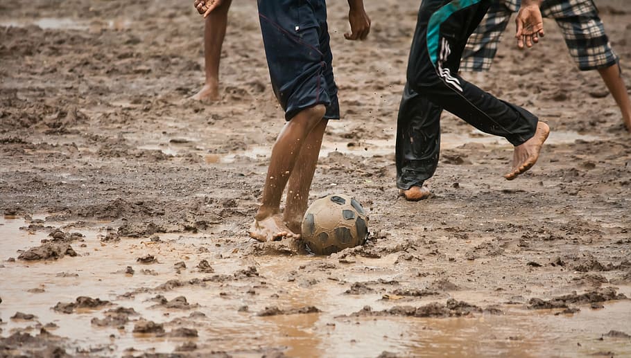 people playing soccer on mud, football, slush, muddy, children, HD wallpaper