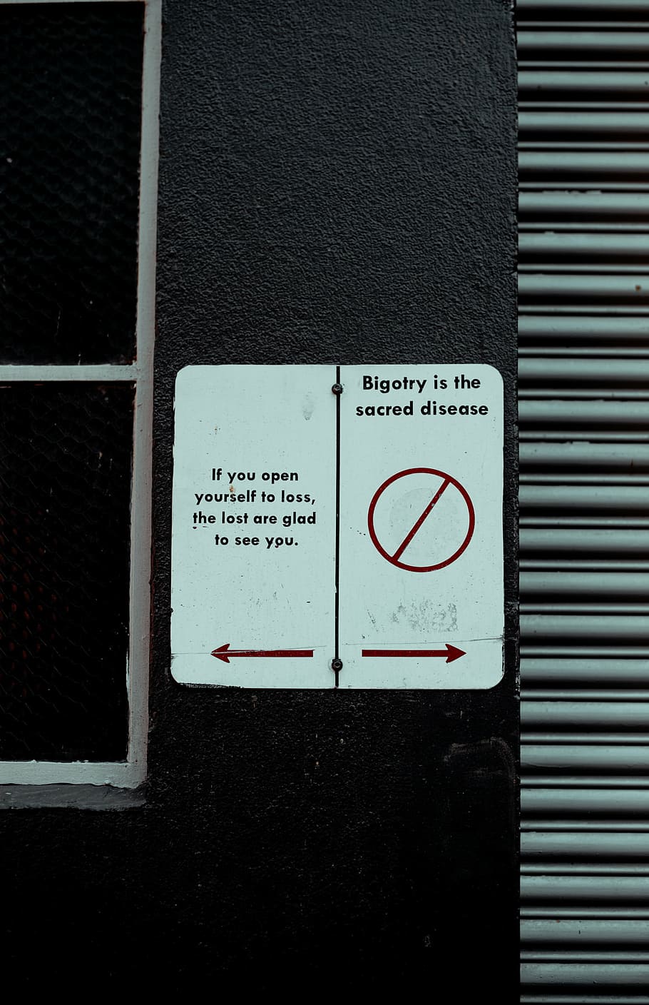 gray and black surface, wall, sign, left, right, no people HD wallpaper