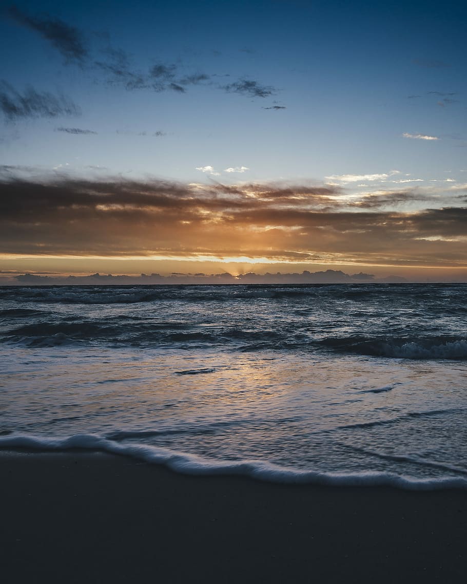 coastline photography, seashore under white clouds, sun, ocean HD wallpaper
