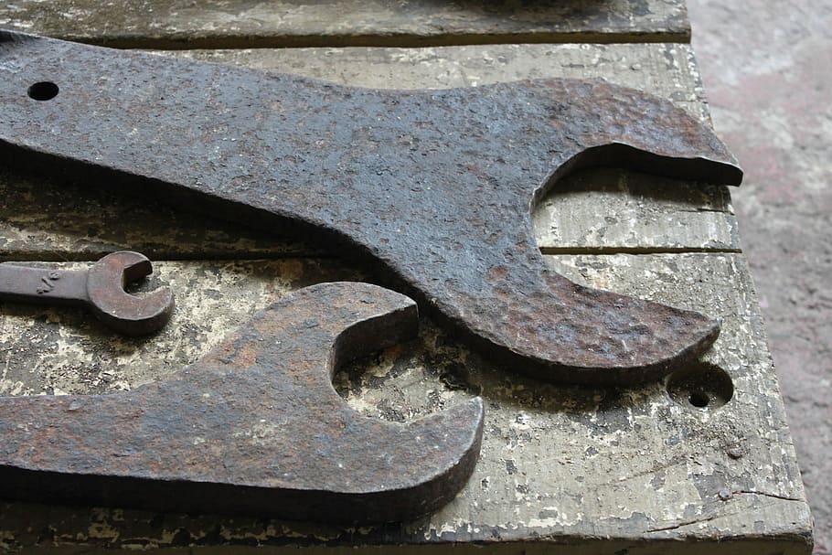 Tools, Keys, Old, metal, close-up, no people, rusty, outdoors HD wallpaper